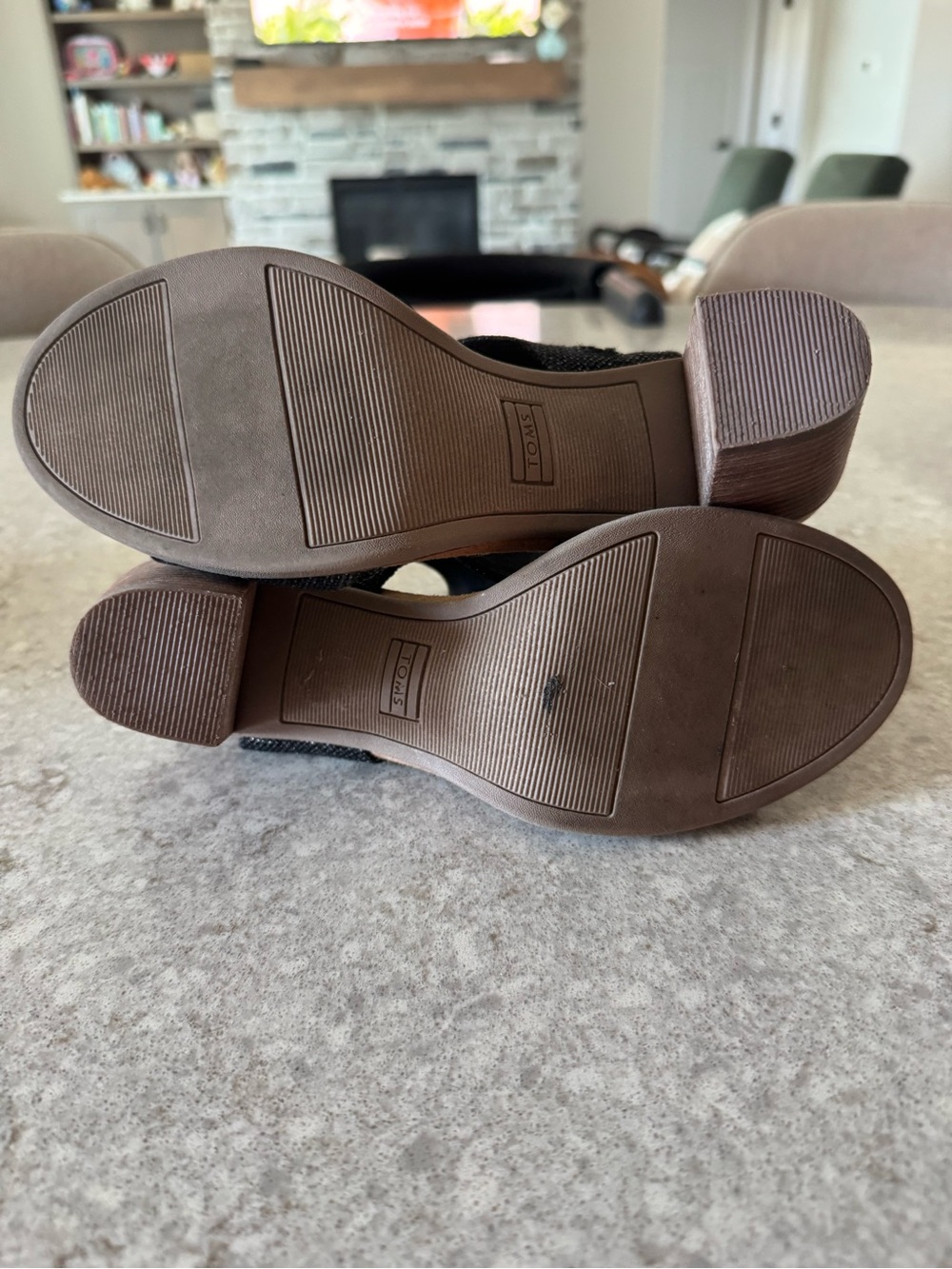 TOMS Majorca Cut Out Heel in Black - Picture 4 of 5